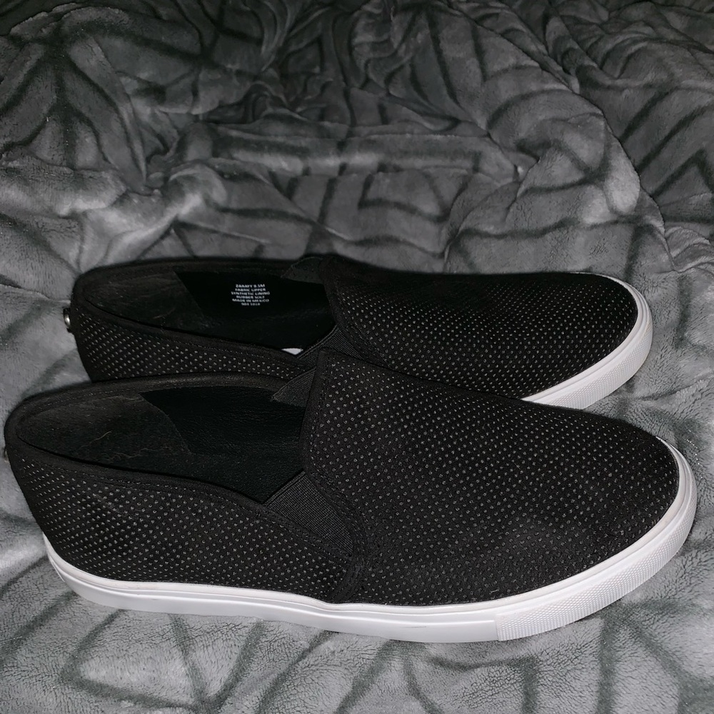 Steve Madden Slip Ons (Suede size 9.5)